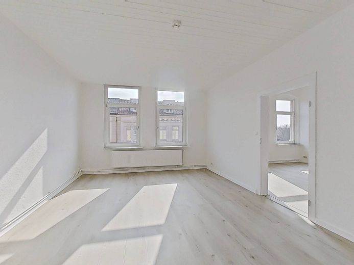 **Özel Yaz Bonusu: 2 NKM KİRA BEDAVA** Geniş planlı, gün ışığı alan banyolu ve bol ışık alan 3 odalı daire – Ansicht I: Schlafzimmer I