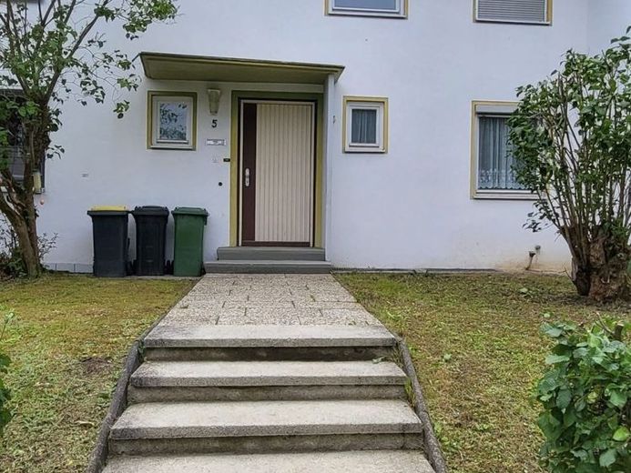 CO near FH ** stylish student shared apartment sought ** 5 rooms garden – Photo 1