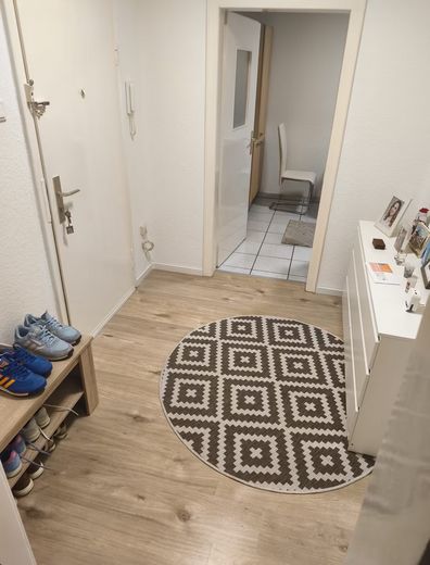 Charmante 2,5-Zimmer Wohnung mit Stadtblick in Essen-Stadtmitte – Flur