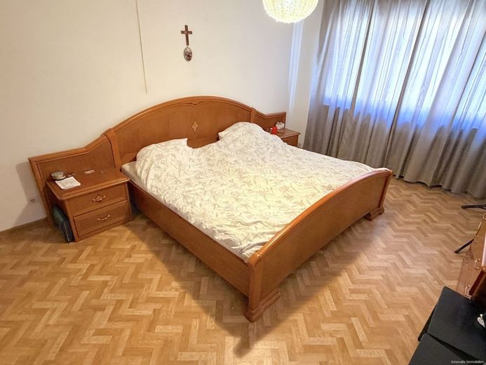 Ein-Zweifamilienhaus in zentraler Lage  mit Gartenweitblick nach Püttlingen – Eltern OG