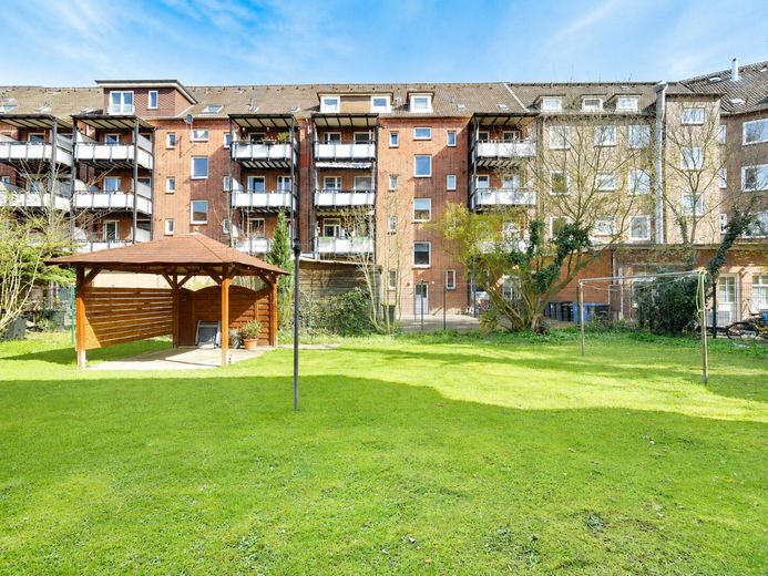 Seltene Gelegenheit mitten in Cuxhaven - 
Wohnung mit Gartenzugang und Terrasse – Gemeinschaftsgarten als zusätzlicher Freiraum