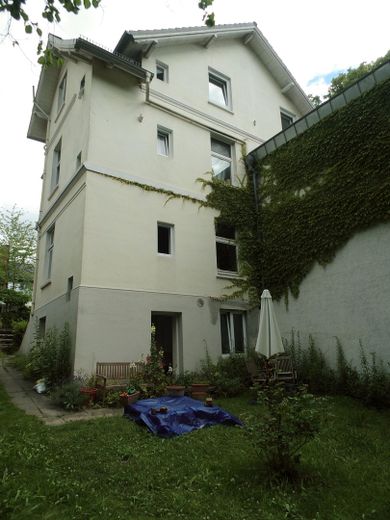 Hochparterre in Jugendstilhaus direkt am Jenischpark mit eigenem Garten von Privat – Gartenansicht