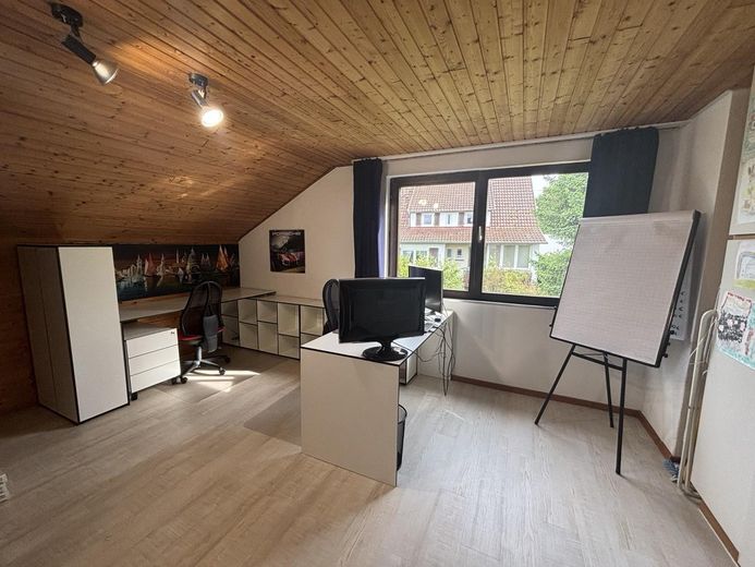 Büro im OG