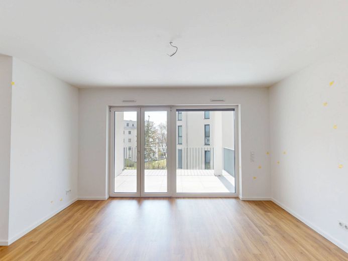 ++Exklusiv wohnen: top-moderne 3-Zimmer-Wohnung mit EBK, Balkon & 2 Bädern++ – Ansicht III: Wohn- und Esszim…