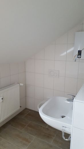Sehr schöne renovierte Dachgeschoss-Wohnung 1,5 ZKB – Foto 2