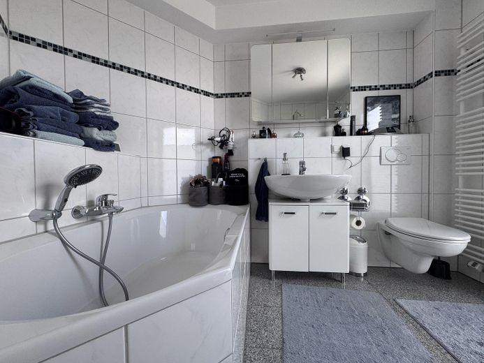 Luminoso appartamento con 3 locali, cucina, bagno - posizione tranquilla - posto auto in garage sotterraneo - senza provvigione da privato – Foto 4