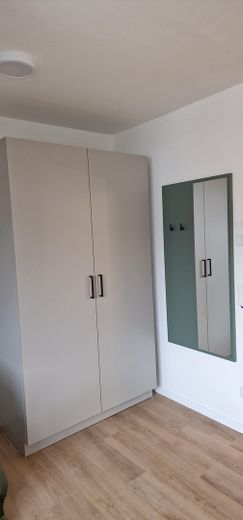 Kleiderschrank