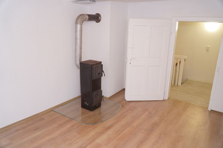 Vollständig renoviertes und modernisiertes 5-Zimmer-Einfamilienhaus in Eichendorf – 1. Schlaf-/Kinderzimmer OG