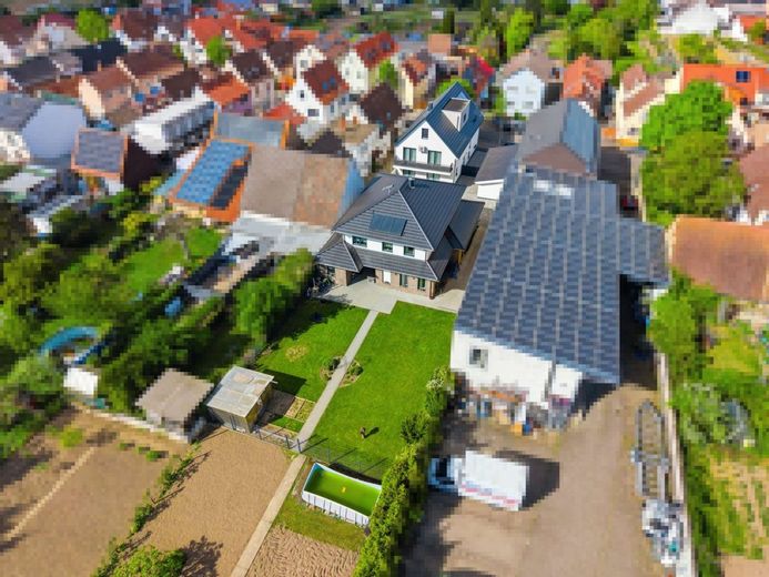 Exklusive Wohnanlage mit 3 Wohneinheiten - solide Mietrendite inklusiv !! – Außenansicht