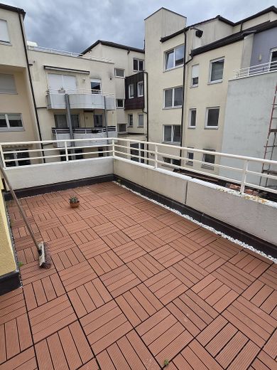 Helle 3 – Zimmer - Whg. m. EBK & TG-Stellpl.; BITTE TEXT LESEN ! – Balkon