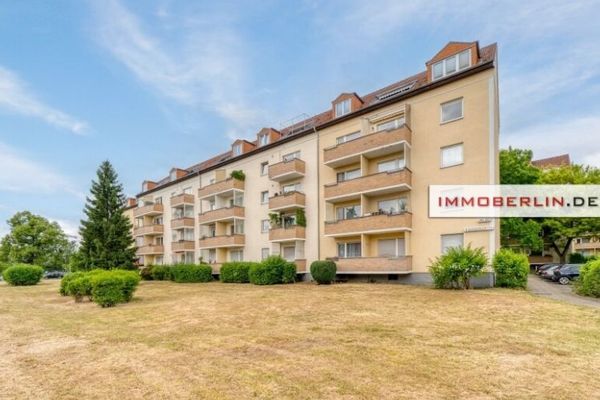 IMMOBERLIN.DE - Frisch renoviert & modernisiert! Schöne Wohnung mit Südbalkon
