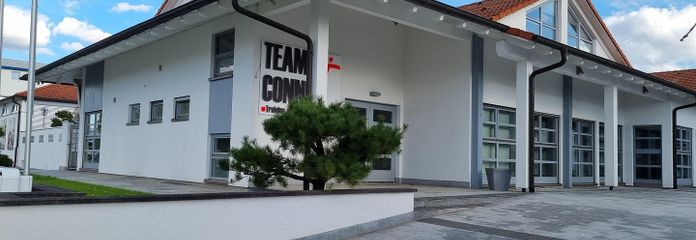 Repräsentatives Büro-, Praxis-, Veranstaltungsgebäude in Altdorf – perfekte Anbindung & barrierefrei – Repräsentatives Gebäude