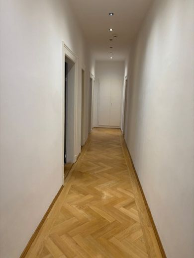 Vicino a Prinzregentenpl., splendido appartamento di 4,5 locali in edificio d’epoca ad Alt-Bogenhausen + cucina abitabile, zona pranzo e balcone! – Foto 5
