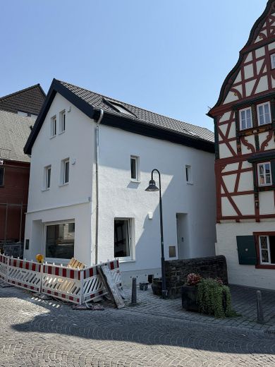 Schmuckstück: "Haus in Haus" - 4 Zimmer 2 Bäder, Küche und Gäste WC – फोटो 1