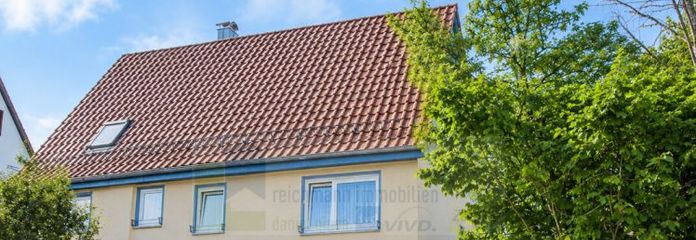Ein charmantes Wohnhaus voller Möglichkeiten: ideal für Familien, Anleger und mehrere Generationen in Tuningen mit großem Grundstück und Garagen !