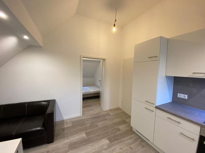 # 2,5-Zimmer # EBK # Tageslichtbad # neu saniert # zentrumsnah #Nordstadt – Foto 5