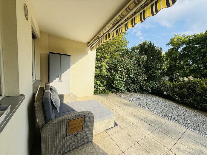 Terrasse mit Garten