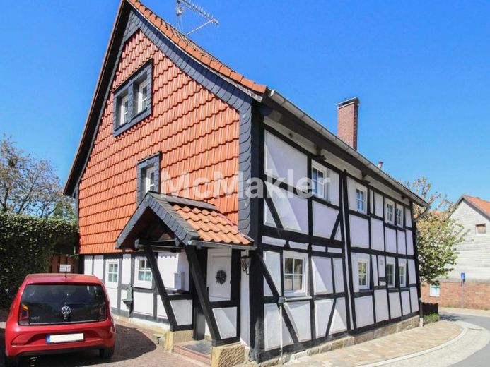 Charmantes Fachwerkhaus mit Einliegerwohnung, Gartenidylle & viel Potenzial in Weddingen – फोटो 1