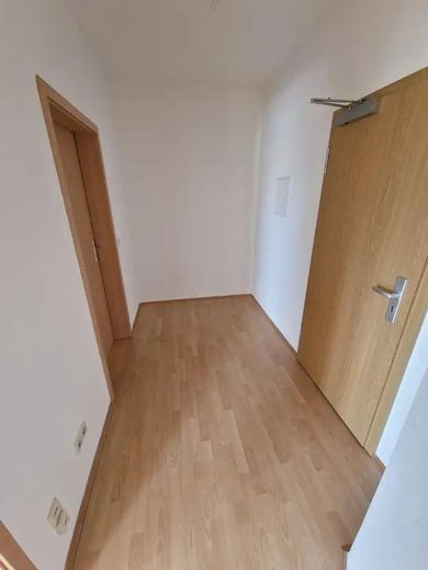Helle 2-Zimmer Dachgeschosswohnung in Leipzig-Wiederitzsch – Wohnungsflur