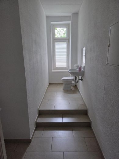 3,5 Raumwohnung 112 qm, saniert mit Gartennutzung im Erdgeschoss – WC