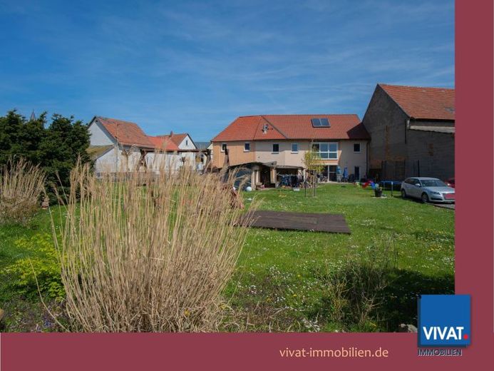 1A-investimento di capitale: 2 case, annesso, terreno edificabile, cortile interno chiuso, giardino. Ottimamente affittato! – Foto 1