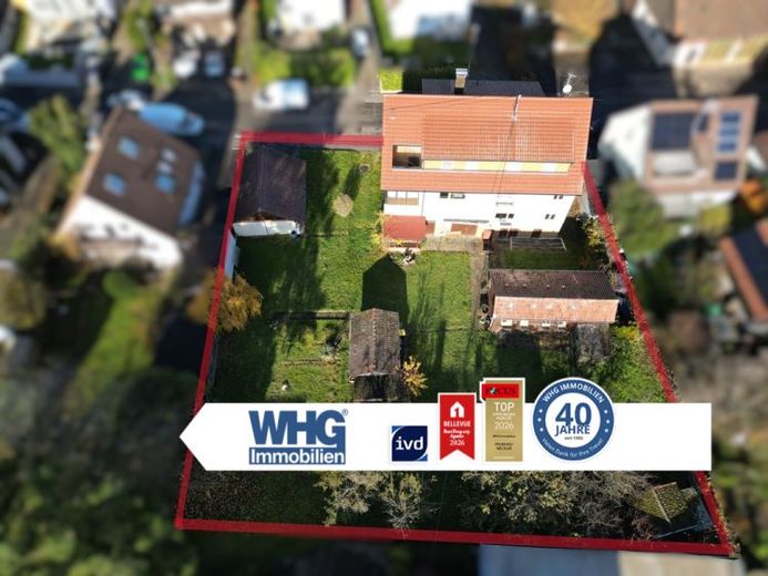 Dreifamilienhaus mit Garagen und großem Grundstück zur Bebauung – Foto 1