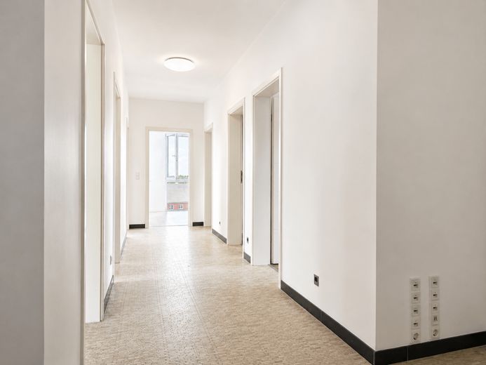 Nowoczesna powierzchnia biurowa / gabinetowa o powierzchni 91 m², 4 pokoje z kuchnią i łazienką w Glinde – Eingang