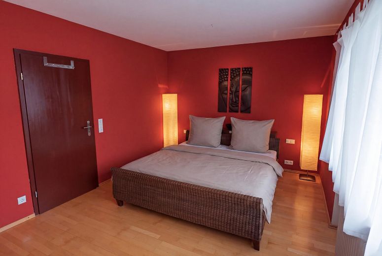 Großzügige Doppelhaushälfte mit Wohlfühlgarten in ruhiger Lage - provisionsfrei von privat – Schlafzimmer OG