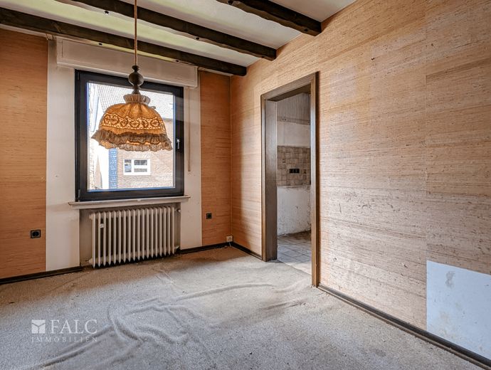 Hier beginnt Ihr Familienglück: naturnah wohnen, viel Platz und Raum für Ihre Ideen – Esszimmer