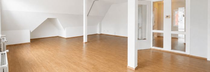 Stilvolle 2-Zimmer-Wohnung mit 89 m², großem Bad und viel Platz in zentraler Lage von Brake