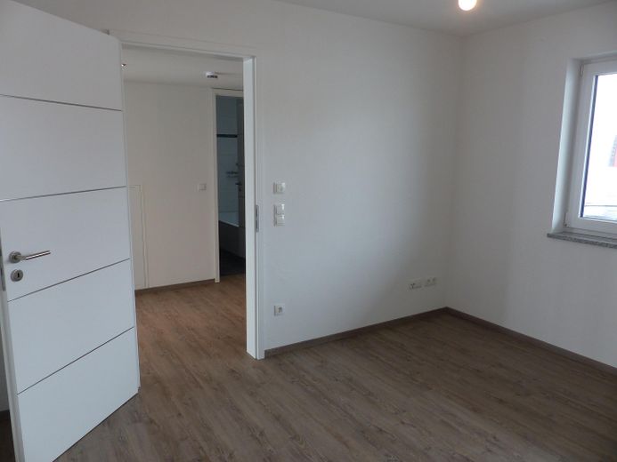 Appartement exclusif de 2 pièces au rez-de-chaussée avec grande terrasse orientée sud-ouest & jardin – écoénergétique à Buchloe – Photo 14