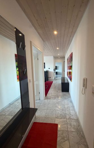 Möblierte Wohnung mit Panoramaterrasse & Weitblick – Eingangsbereich 