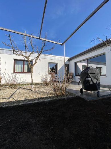 Przestronny bungalow z nasłonecznionym ogrodem na Roten Hügel. Bez prowizji. – Photo 14