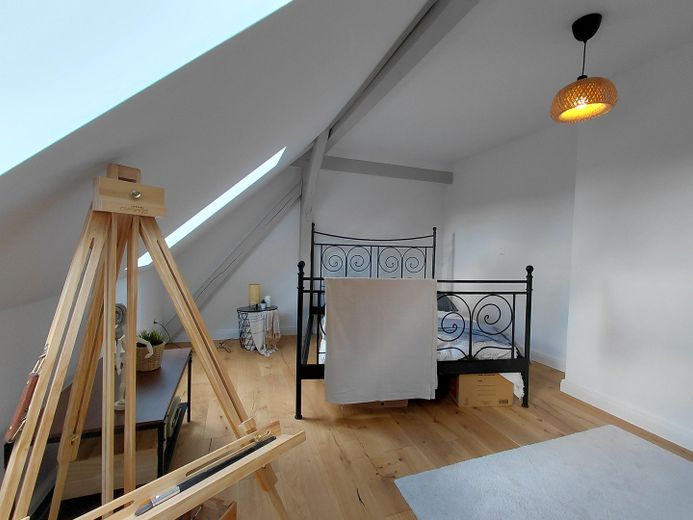 Entrate e sentitevi a casa: villetta a schiera modernizzata con finiture di pregio, giardino, terrazza e 2 garage – Kind DG 1