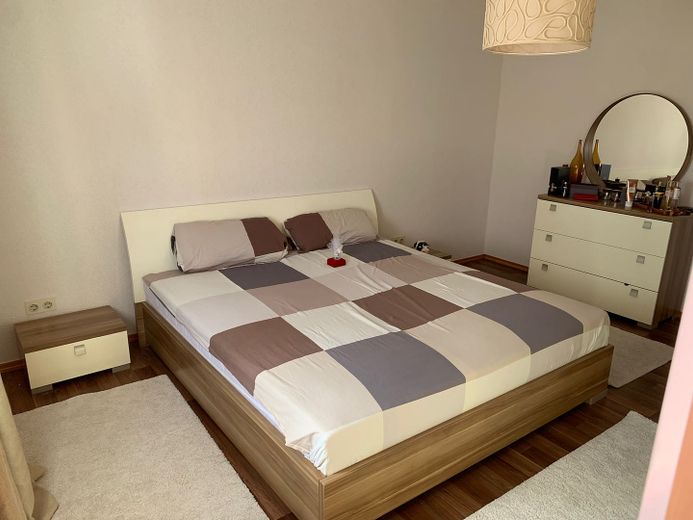 PROVISIONSFREI - Bezaubernde 3 - Raum - Wohnung mit Einbauküche und Balkon – Schlafzimmer