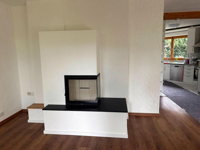 Gemoderniseerde twee-onder-een-kapwoning op toplocatie in Senden‑Aufheim – 140 m² woonoppervlak + groot kantoor - provisievrij – Neuer Kaminoffen