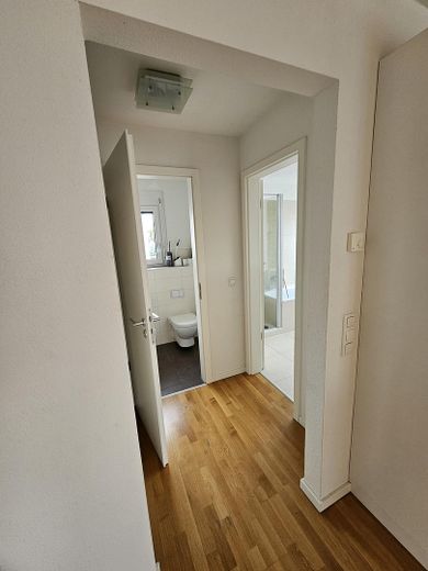 Dream 2-Room Apartment with Large Roof Terrace & Skyline Views | Modern Kitchen | Excellent Transport Links – Photo 10
