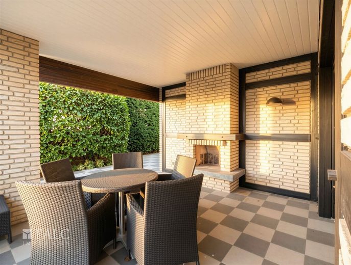Stedefreund ! Elegante casa unifamiliare con appartamento indipendente ! – Terrasse mit Kamin
