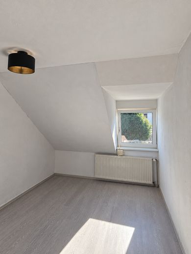 Gemütliche 2-Zimmer-Dachgeschosswohnung mit Balkon und Einbauküche in ruhiger Lage – Foto 11
