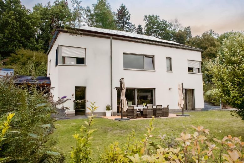 Hausansicht (Baum entfernt)