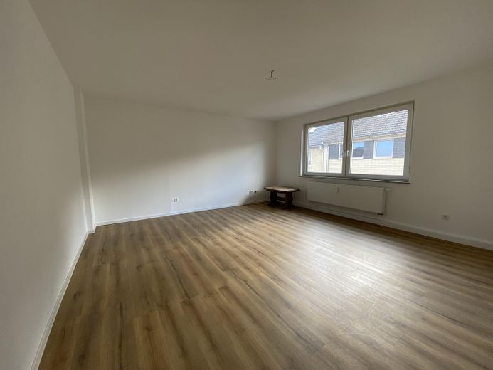 WE 10- Frisch renovierte 1 Zi-Wohnung in zentraler Lage – Wohnraum
