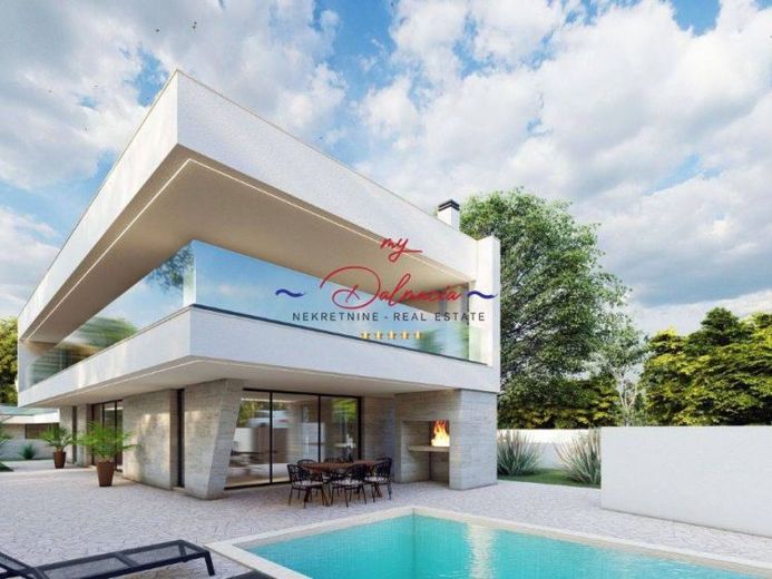 Rtina, exklusive Villa mit Pool in der Nähe des Meeres – Foto 1