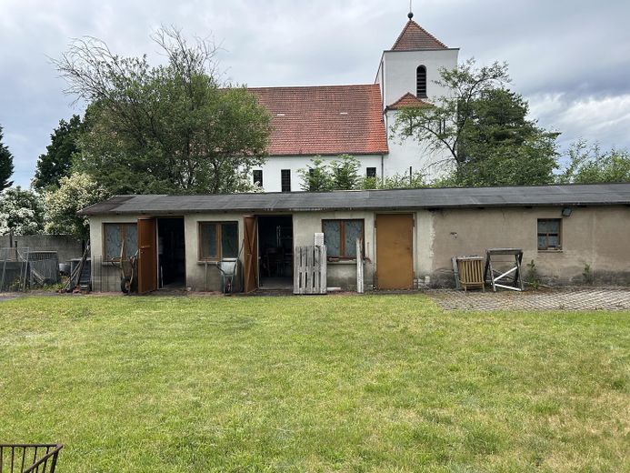 RESERVIERT: 160 m² Wohnfläche, 879 m² Grundstück: Viel Platz für Familie, Arbeit und eigene Ideen – Nebengebäude