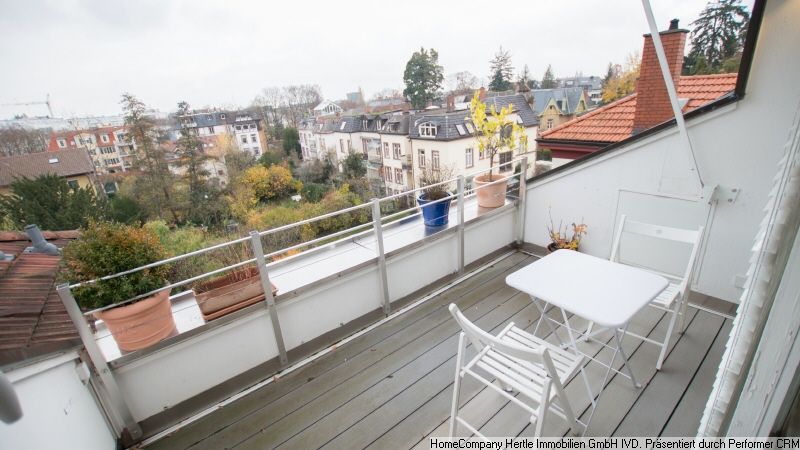 Ruhig und charmant möbliert in toller Altbau Maisonette-Wohnung für 3 -7 Monate in der Wiehre, Freiburg – 00b0f534176596292d9c9e105461c006746ea76b.jpg