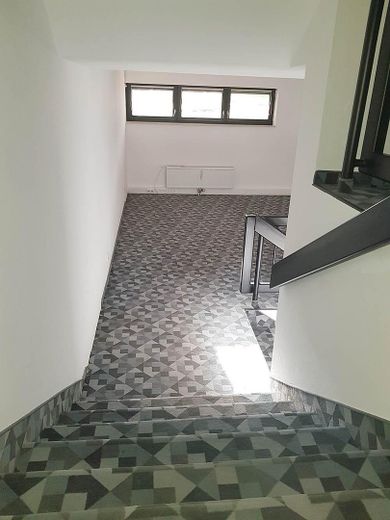 Retail space / office / practice — quiet yet central / S-Bahn around the corner / on 2 levels – 2geteilter Raum1 im Souterrain