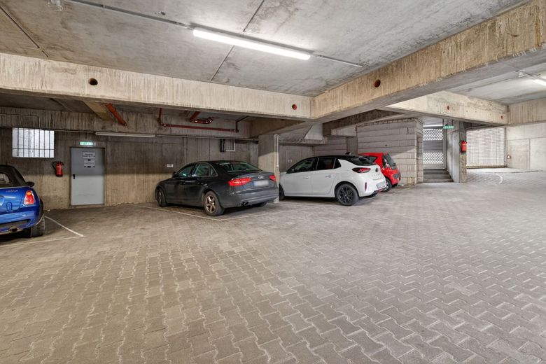 Freiwerdend: Moderne Wohnung mit Balkon und TG in zentraler Lage – Tiefgarage
