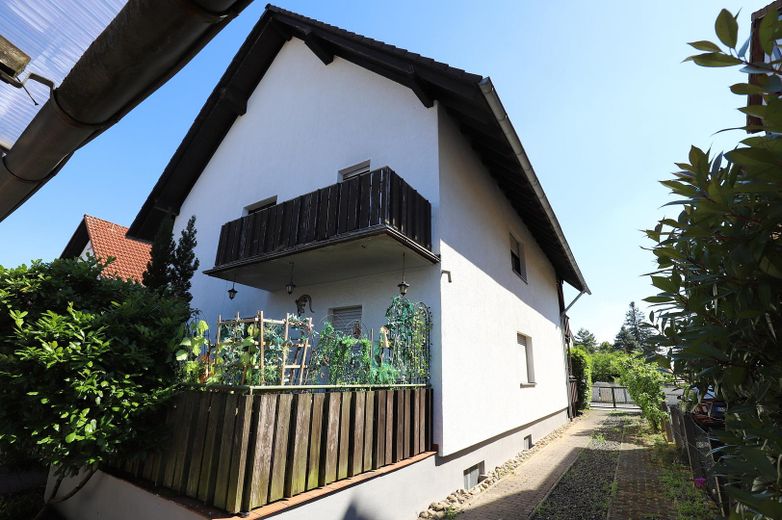 großzügige 3 Zimmer Wohnung mit Balkon – Ansicht Hofseite