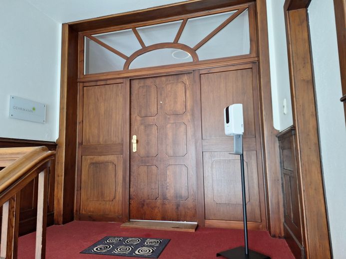 Exklusive Bürofläche in repräsentativer Stadtvilla zur Miete – Direkt an der Eilenriede in Hannover – Eingangstür