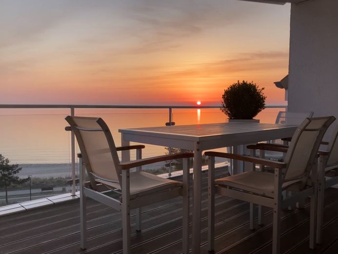 Meerblick ohne Grenzen- Exklusive 4.5 Zimmer Wohnung in erster Reihe von Scharbeutz – Ausblick mit Meerblick 