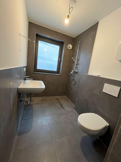 Barrierefreie 2-Zimmer Wohnung mit Aufzug (KfW 55) – Bad